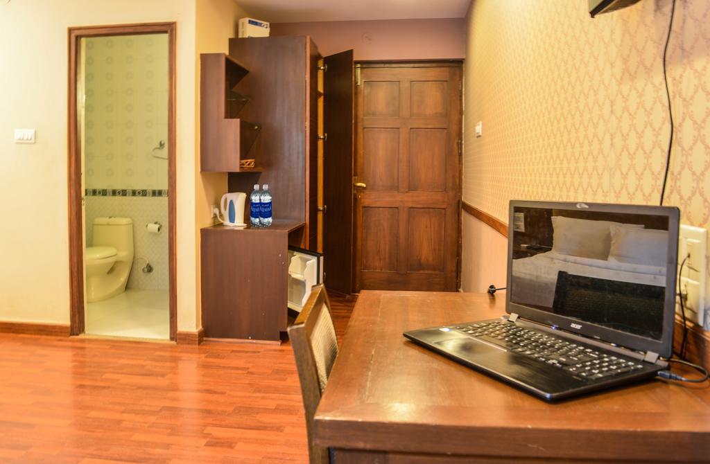Serene Boutique Hotel Бангалор Экстерьер фото