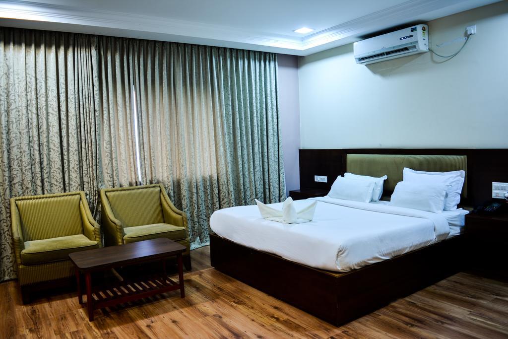 Serene Boutique Hotel Бангалор Экстерьер фото