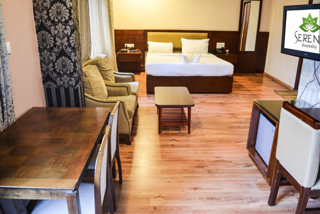 Serene Boutique Hotel Бангалор Экстерьер фото