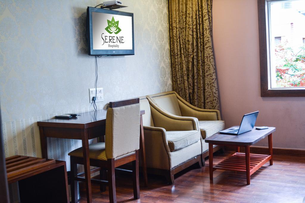 Serene Boutique Hotel Бангалор Экстерьер фото